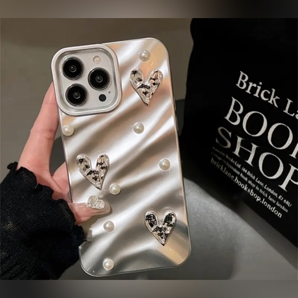 iPhone 15 Pro case sliver heart elegant ✨✨✨ - Picture 2 of 3